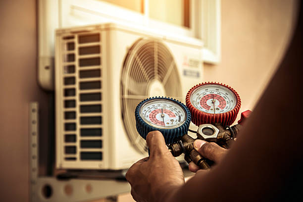 Professional Hvac Installation technician working in Troy, MI